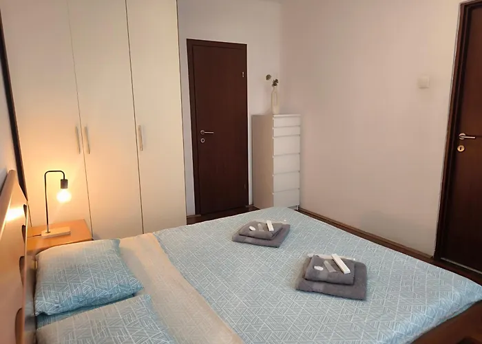 Old Town - Victoriei 5 Апартаменти