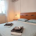 Old Town - Victoriei 5 *